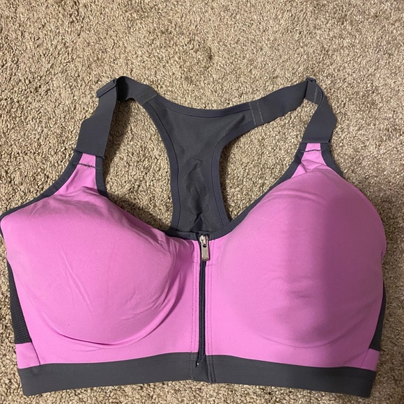 Padded sports bra - Picture 1 of 2